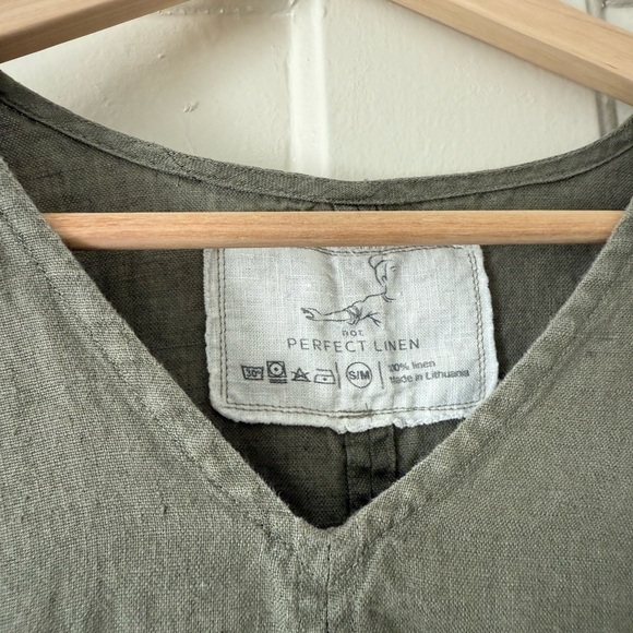 Perfect Linen V-Neck Tunic - Picture 2 of 2